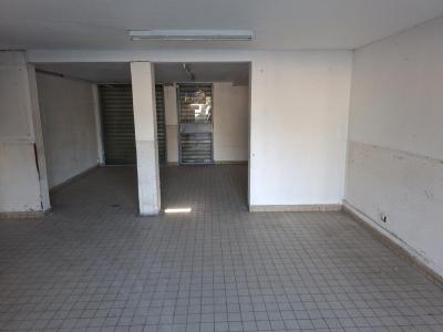 Louer Local commercial 65 m2 Avignon