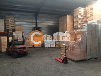 Louer Commerce 342 m2 Bordeaux