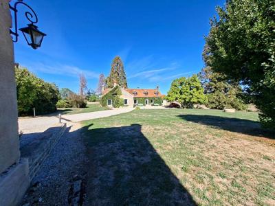 For sale Marly-sur-arroux 5 rooms 225 m2 Saone et loire (71420) photo 0