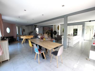 For sale Macon 7 rooms 223 m2 Saone et loire (71000) photo 4