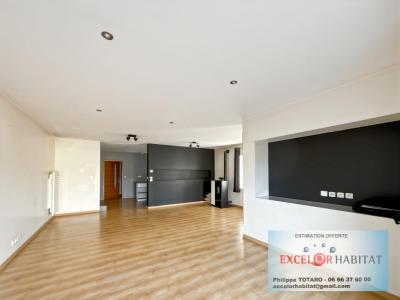 For sale Macon 4 rooms 117 m2 Saone et loire (71000) photo 2