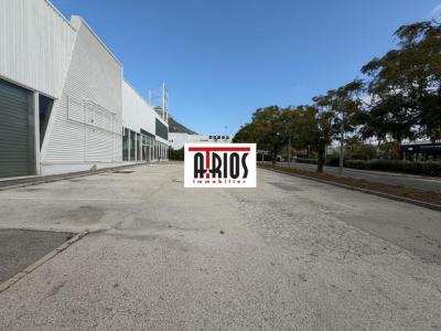Louer Local commercial 2130 m2 Garde