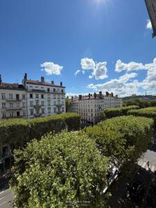 For sale Lyon-6eme-arrondissement 4 rooms 122 m2 Rhone (69006) photo 0