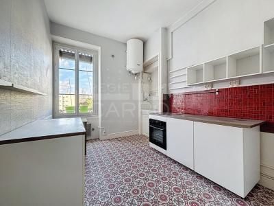 Louer Appartement Lyon-8eme-arrondissement 868 euros