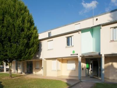 For rent Saint-germain-du-puy 2 rooms 67 m2 Cher (18390) photo 0