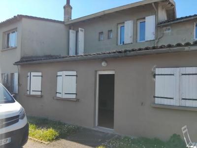 For rent Carbon-blanc 1 room 26 m2 Gironde (33560) photo 1