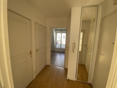 For rent Puteaux 2 rooms 40 m2 Hauts de Seine (92800) photo 2