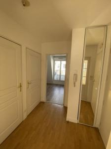 For rent Puteaux 2 rooms 40 m2 Hauts de Seine (92800) photo 3