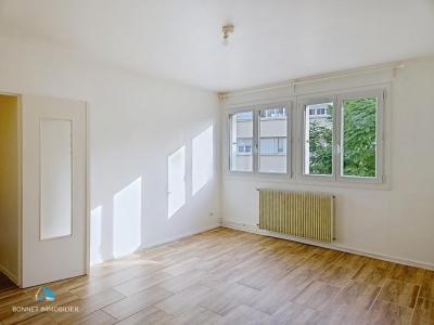 For sale Clermont-ferrand 3 rooms 70 m2 Puy de dome (63000) photo 2