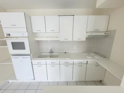 For rent Clermont-ferrand 2 rooms 45 m2 Puy de dome (63000) photo 2
