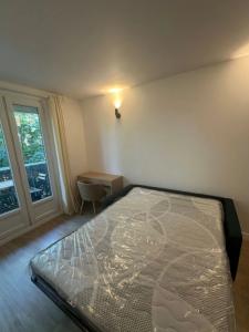 For rent Issy-les-moulineaux 1 room 25 m2 Hauts de Seine (92130) photo 2