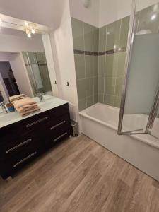 For rent Mantes-la-ville 2 rooms 47 m2 Yvelines (78200) photo 2