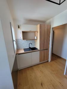 For rent Chaville 3 rooms 60 m2 Hauts de Seine (92370) photo 4