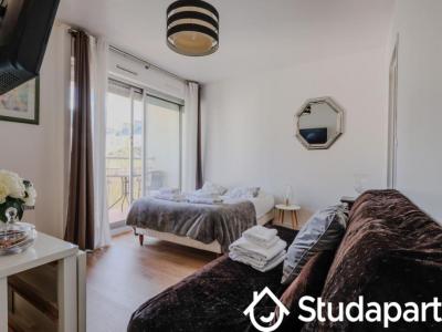 Louer Appartement 30 m2 Paris-10eme-arrondissement