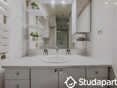 Louer Appartement Paris-10eme-arrondissement 2400 euros
