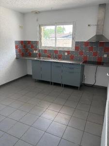 For rent Saint-medard-d'eyrans 5 rooms 111 m2 Gironde (33650) photo 2