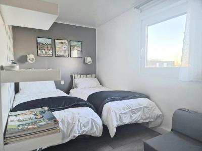 For sale PROX. BOURG ET COMMERCES 4 rooms 80 m2 Vendee (85150) photo 4