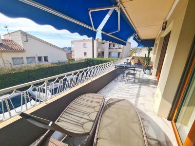 For sale Sanary-sur-mer 4 rooms 91 m2 Var (83110) photo 2