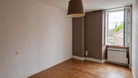 Louer Maison Ruelle-sur-touvre 890 euros