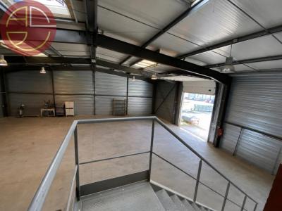 Louer Commerce 740 m2 Tournefeuille