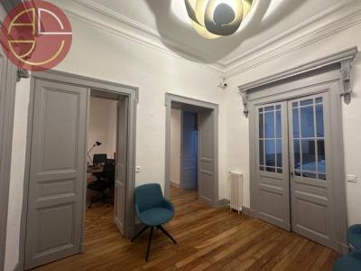 For rent Toulouse 10 rooms 260 m2 Haute garonne (31000) photo 2