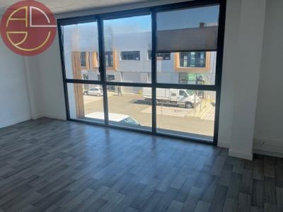 For rent Toulouse 1 room 296 m2 Haute garonne (31100) photo 0