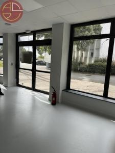 Louer Local commercial 396 m2 Labege