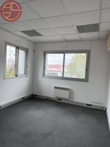 For rent Saint-orens-de-gameville 350 m2 Haute garonne (31650) photo 3