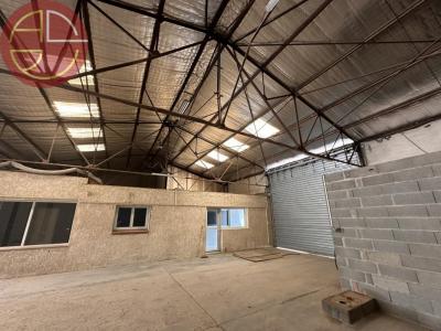 Louer Commerce 1450 m2 Isle-jourdain