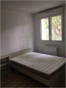 For rent Bordeaux 2 rooms 44 m2 Gironde (33100) photo 1