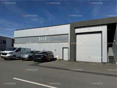 Louer Commerce 600 m2 Lesquin