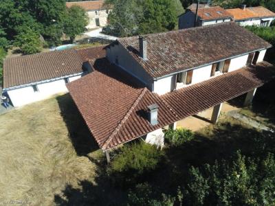 Acheter Maison 201 m2 Nanteuil-en-vallee