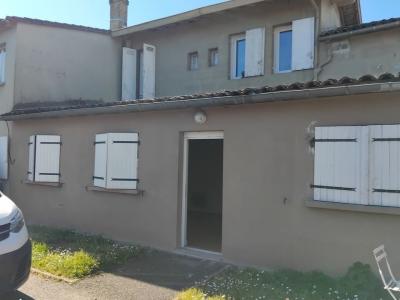 For rent Carbon-blanc 1 room 26 m2 Gironde (33560) photo 1