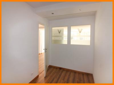 For sale CENTRE VILLE 5 rooms 60 m2 Ain (01120) photo 3