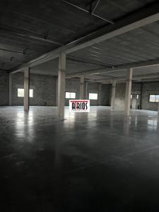 Annonce Location Commerce Hyeres 83