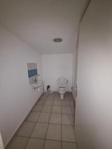 Louer Bureau Saint-pierre 19344 euros