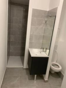 For rent Issy-les-moulineaux 1 room 33 m2 Hauts de Seine (92130) photo 1