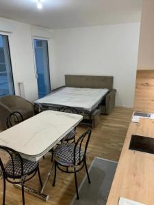 For rent Issy-les-moulineaux 1 room 33 m2 Hauts de Seine (92130) photo 2
