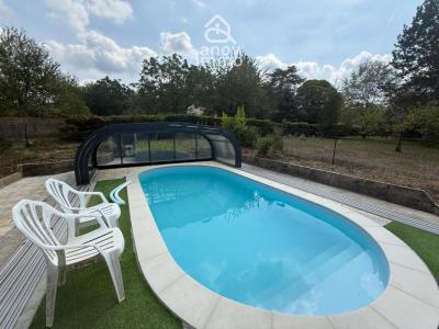 For sale Vouzan 5 rooms 119 m2 Charente (16410) photo 0