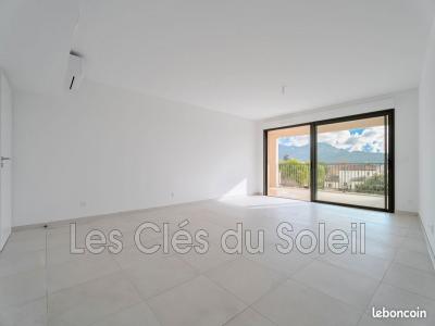 Acheter Appartement 82 m2 Crau