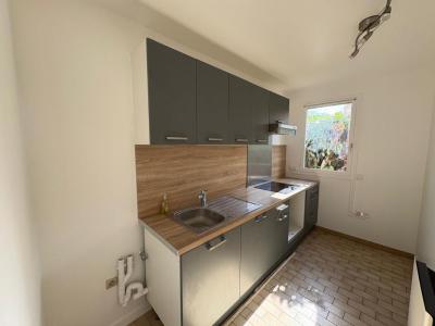 For rent Montigny-le-bretonneux 2 rooms 46 m2 Yvelines (78180) photo 1