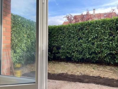 For rent Montigny-le-bretonneux 2 rooms 46 m2 Yvelines (78180) photo 2