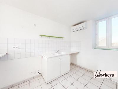 Acheter Appartement 60 m2 Thezan-des-corbieres