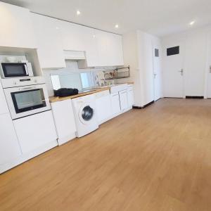 For sale PARC T�TE D'OR  CR�QUI 3 rooms 71 m2 Rhone (69006) photo 2