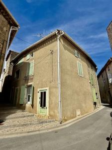 For sale AU COEUR DU VILLAGE 4 rooms 67 m2 Herault (34210) photo 3