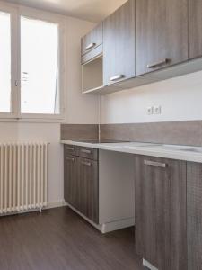 For rent CENTRE VILLE 2 rooms 49 m2 Yonne (89100) photo 0