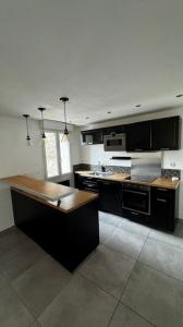 For rent CENTRE VILLAGE 2 rooms 47 m2 Herault (34800) photo 2