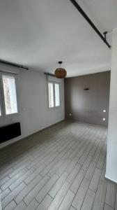 For rent CENTRE VILLAGE 2 rooms 47 m2 Herault (34800) photo 3