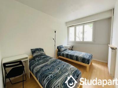 For rent Puteaux 4 rooms 67 m2 Hauts de Seine (92800) photo 3