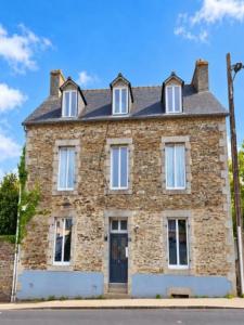 For sale Chateauneuf-du-faou 10 rooms 154 m2 Finistere (29520) photo 0